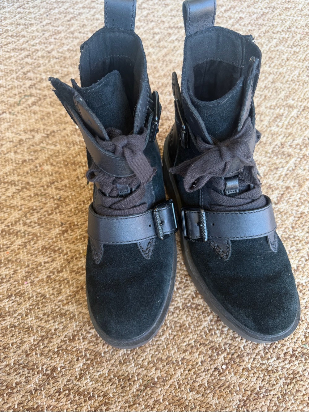 UGG ZORRAH BLACK WATERPROOF SUEDE MOTO BIKER BUCKLE BOOTS, US 6 ~excellent - Picture 8 of 8